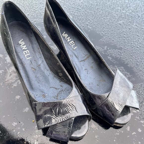 Vanelli bow heels - Picture 1 of 4